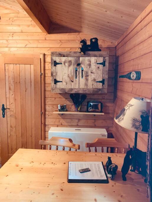 Honeybear Hideaway Cabin Hayward Eksteriør billede