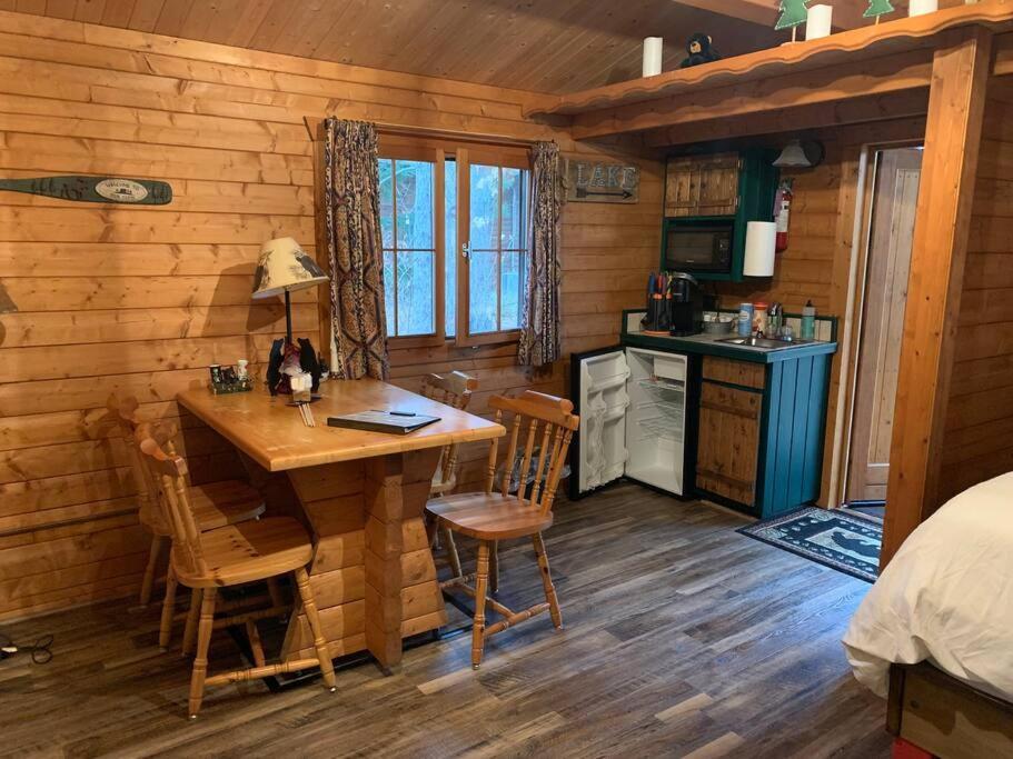 Honeybear Hideaway Cabin Hayward Eksteriør billede